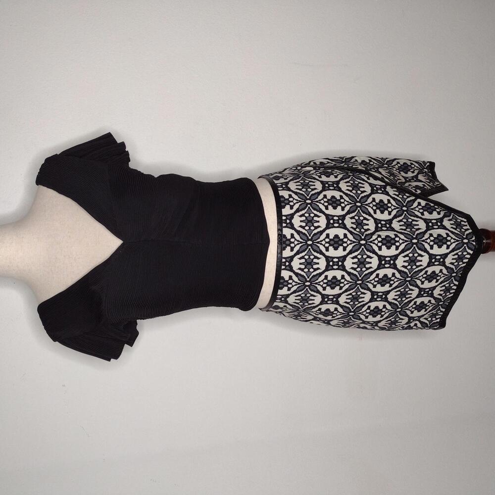 NWOT Express Women's Black Top/Black & White Skirt (10) Outfit Size Medium